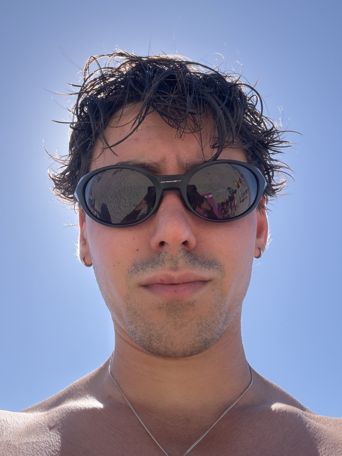 Thiago in sunglasses